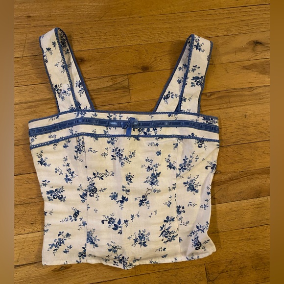 Reformation Tops - Reformation size 2 gorheousy linen top. Like new!!